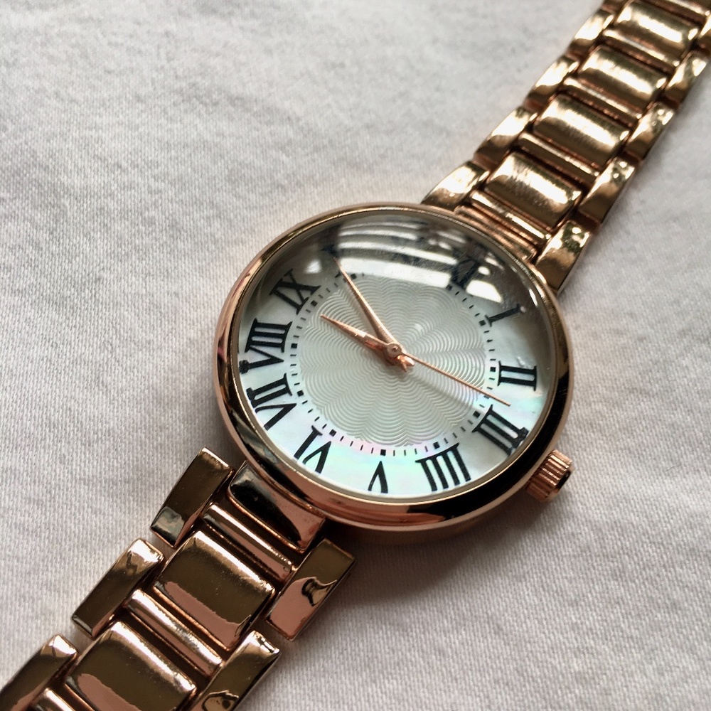 FREE W BUNDLE - Forever 21 Rose Gold Colored Watch w/ Pearly Face - Picture 1 of 12